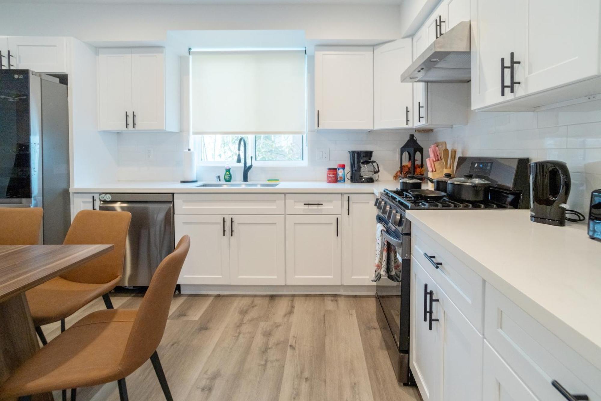 Stylish & Cozy Retreat Near Usc & Downtown La Pensión Los Ángeles